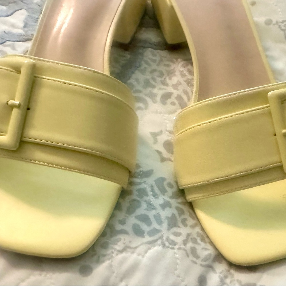 Elegant Yellow Women's Sandals